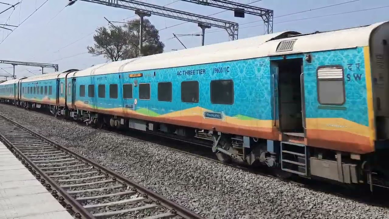 12557 सप्त क्रान्ति सुपरफास्ट एक्सप्रेस। Sapt Kranti Sf Express। muzaffarpur to delhi train 