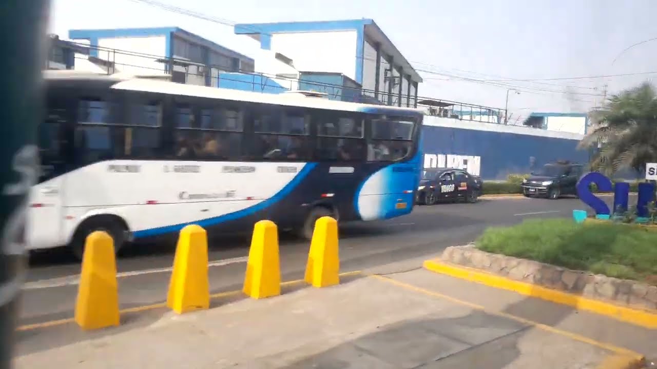 Viajando en la Empresa de Transporte Translima por el distrito de Surco.