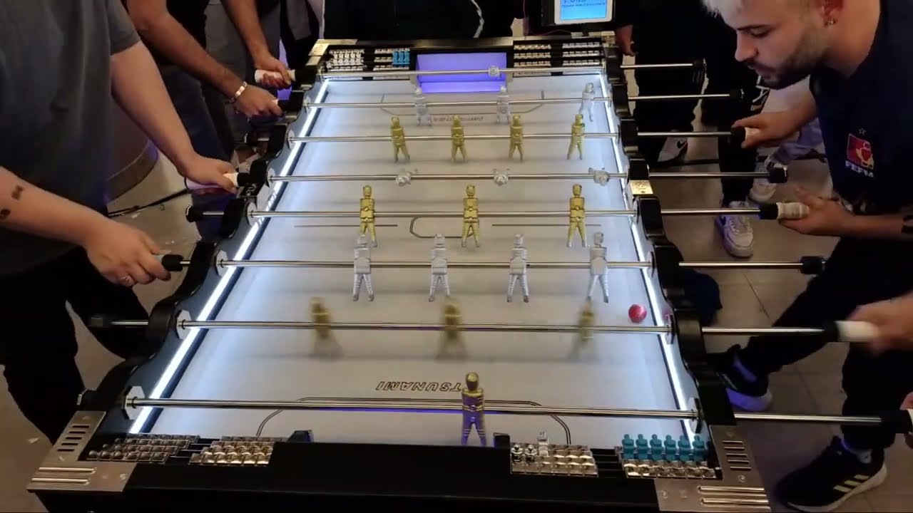 TSUNAMI WORLD F4 MOVIMIENTO ESTEBAN FLECHAS VS VÍCTOR RAÚL