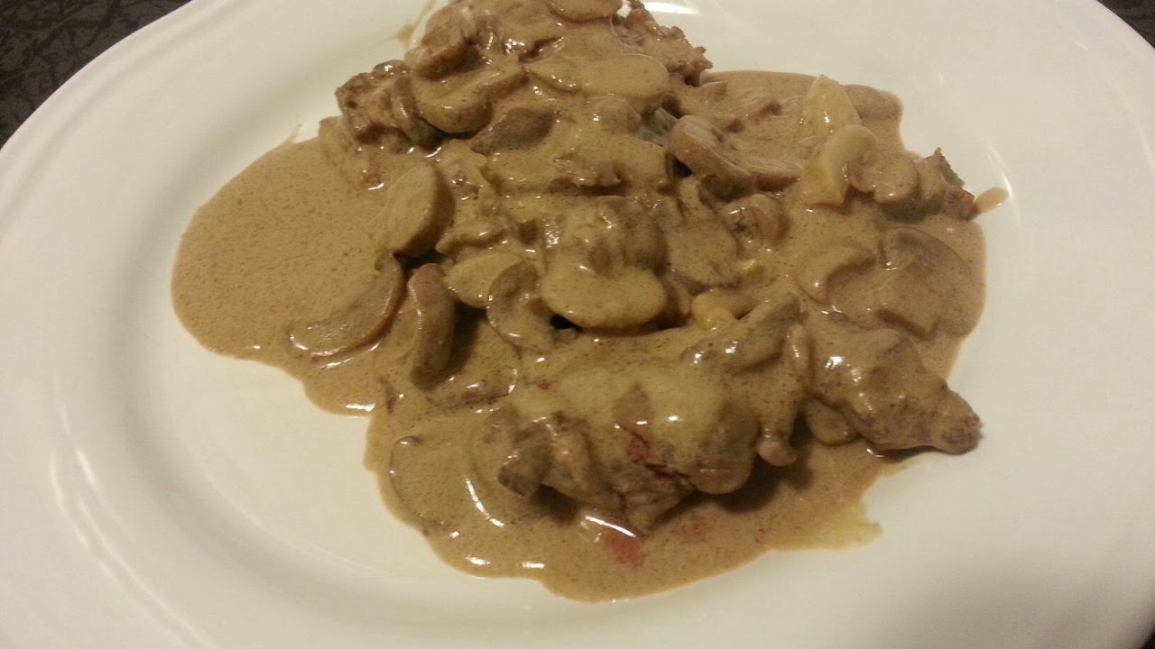Bife de vaca c/molho de cerveja preta e cogumelos