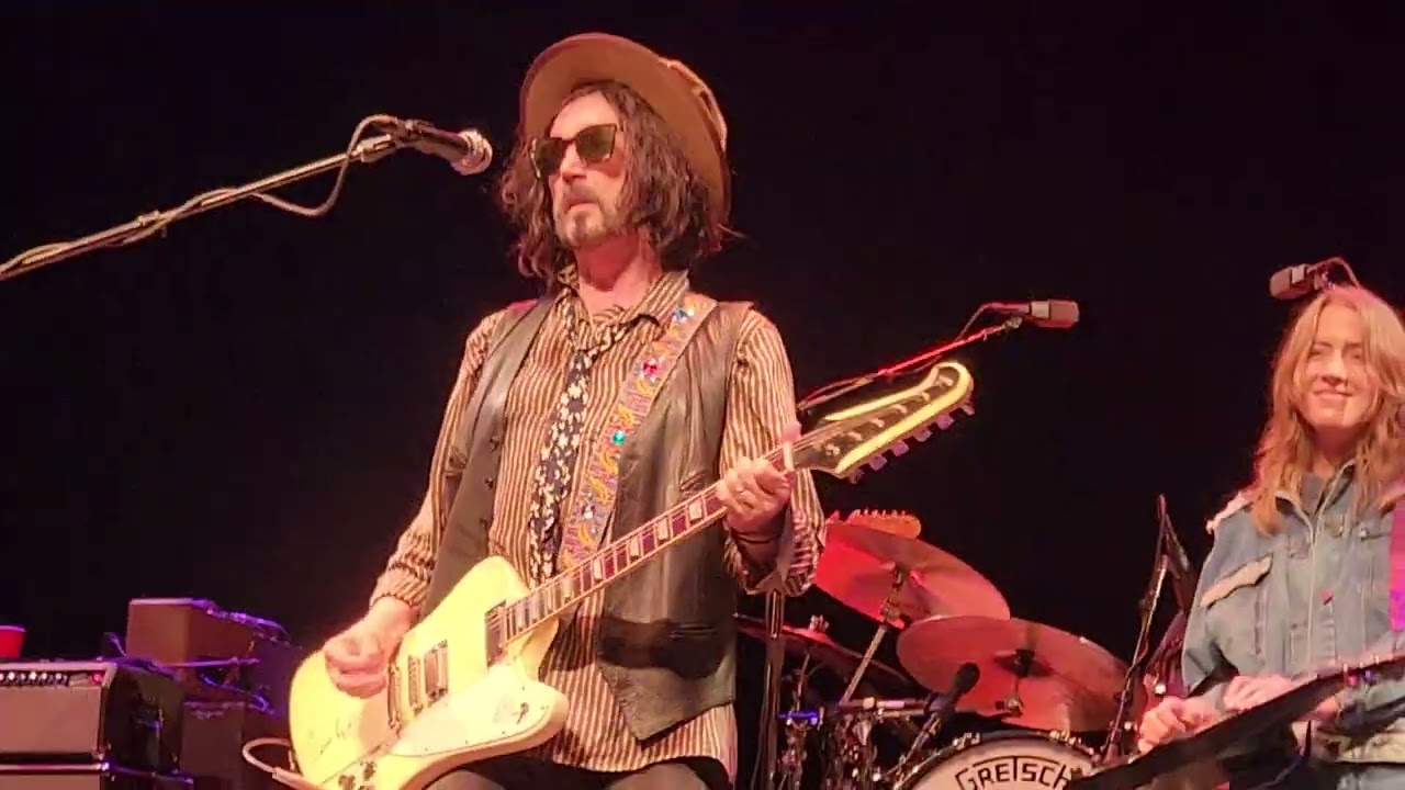 Mike Campbell Dirty Knobs & Larkin Poe   