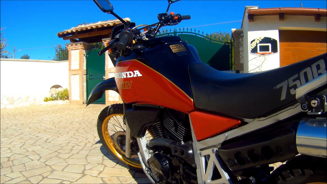Honda XLV 750 R  - MY 1985 - Walk around + start up -- Terrific exhaust sound!!