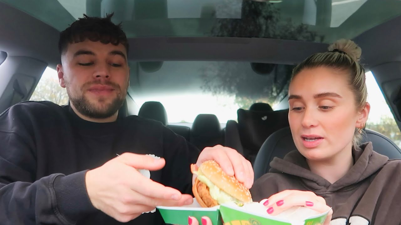 Пробую новое меню WORLD MENU HEIST от McDonald's!! Mukbang