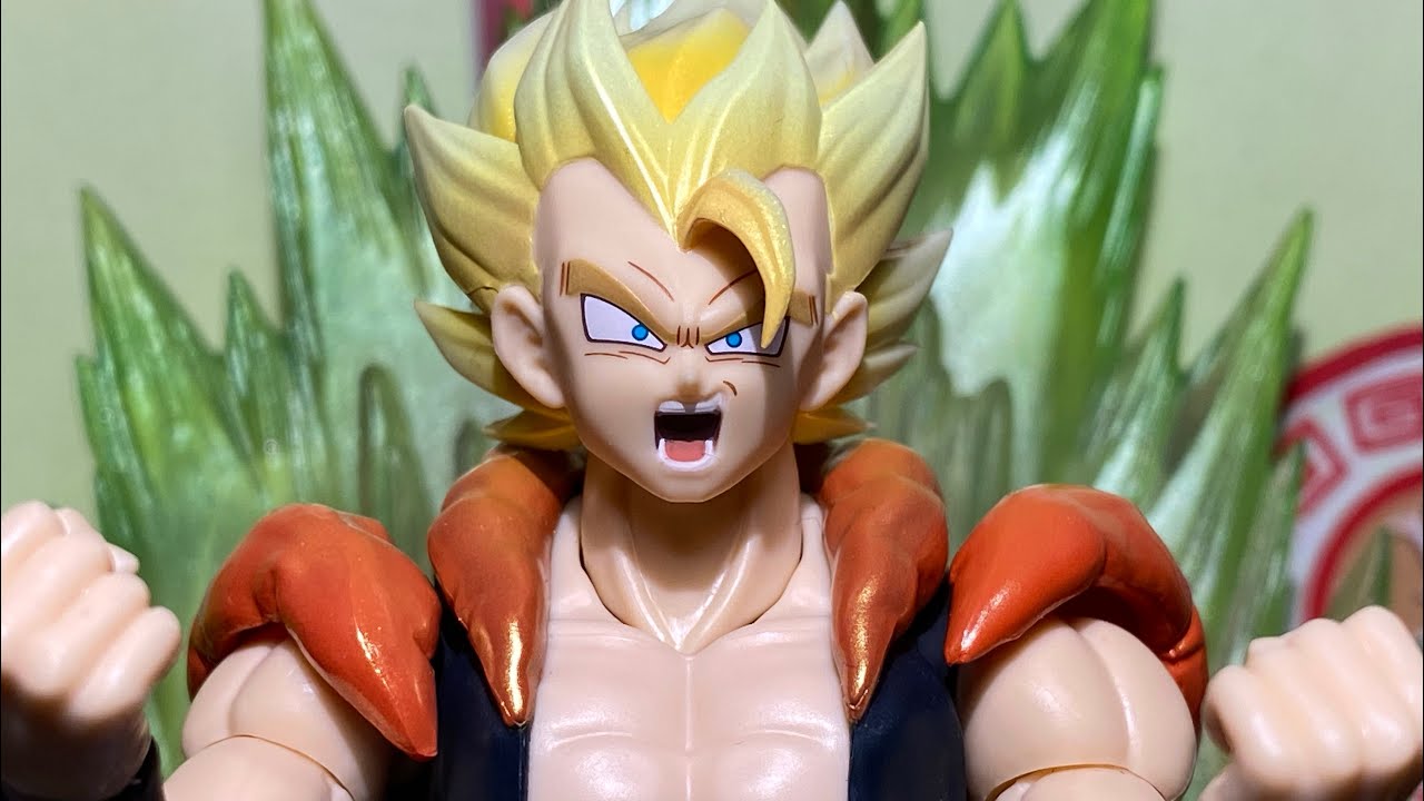 Обзор эксклюзивной фигурки S.H.Figuarts Super Saiyan Gogeta с мероприятия NYCC 2025 от Bandai Tam...