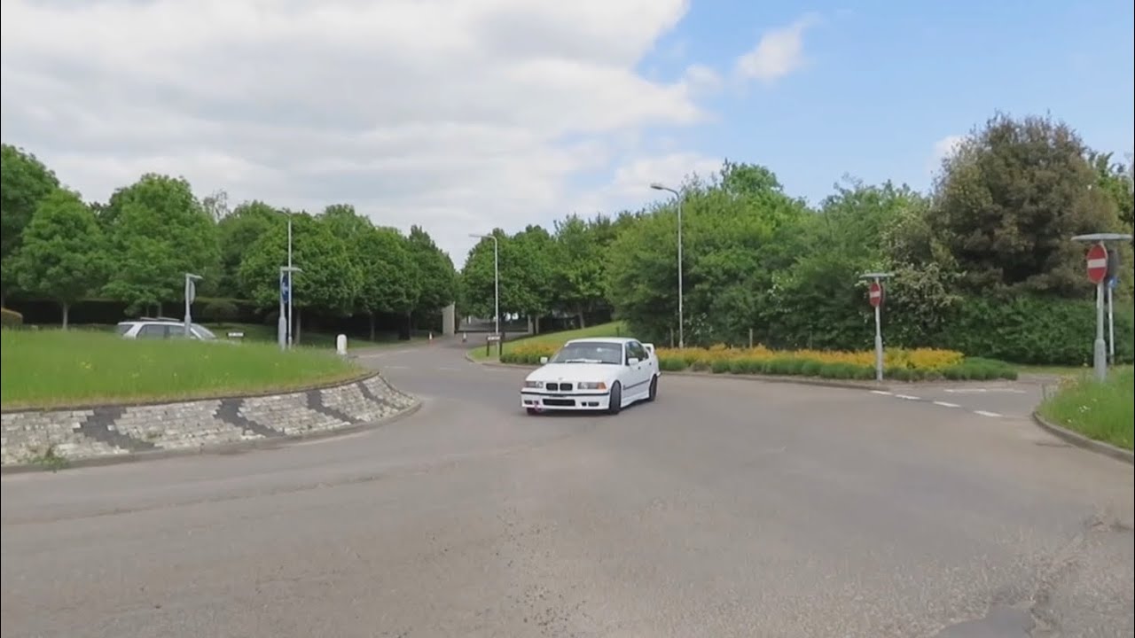 Car Leaving | Retro Rides | May 2023