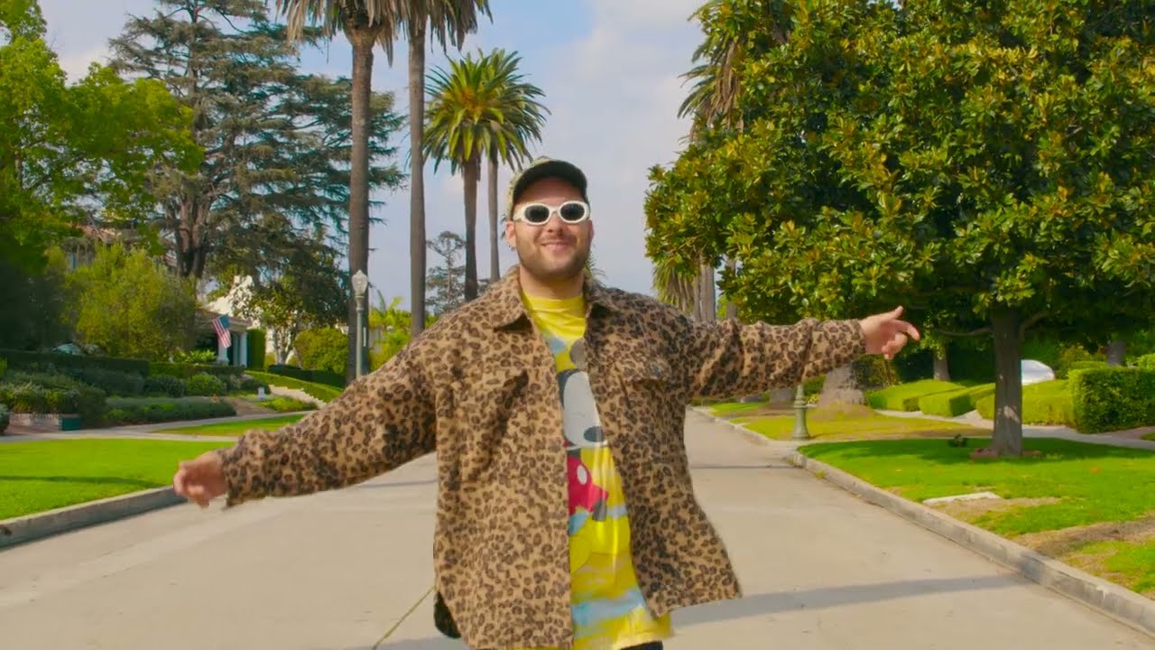 CHAD TEPPER -GREYHOUND (OFFICIAL VIDEO)