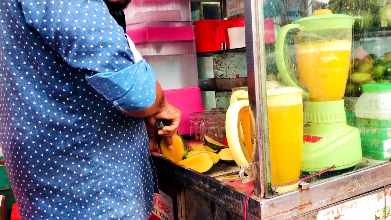 MANGO JUICE  Ice Mango Milk Street Drink Of Bangladesh । আমের জুস