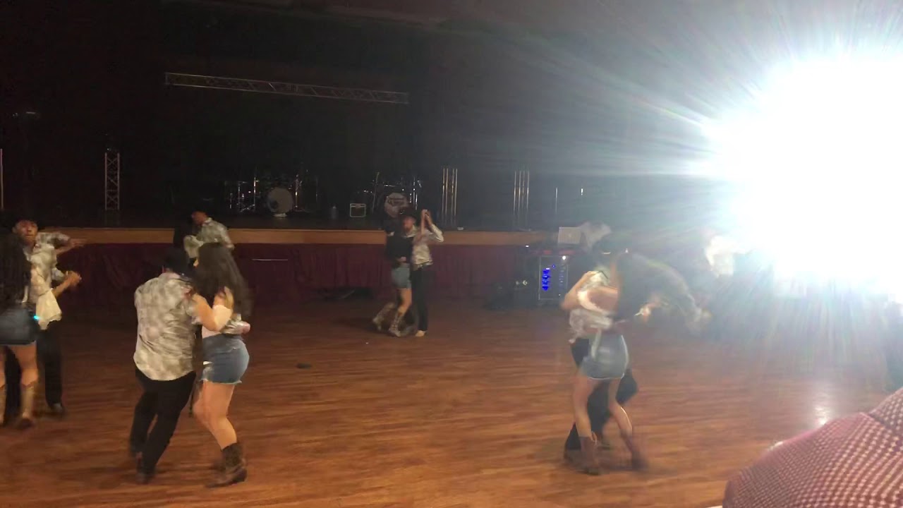Baile sorpresa Magaly coreografía The Golden Vaqueros