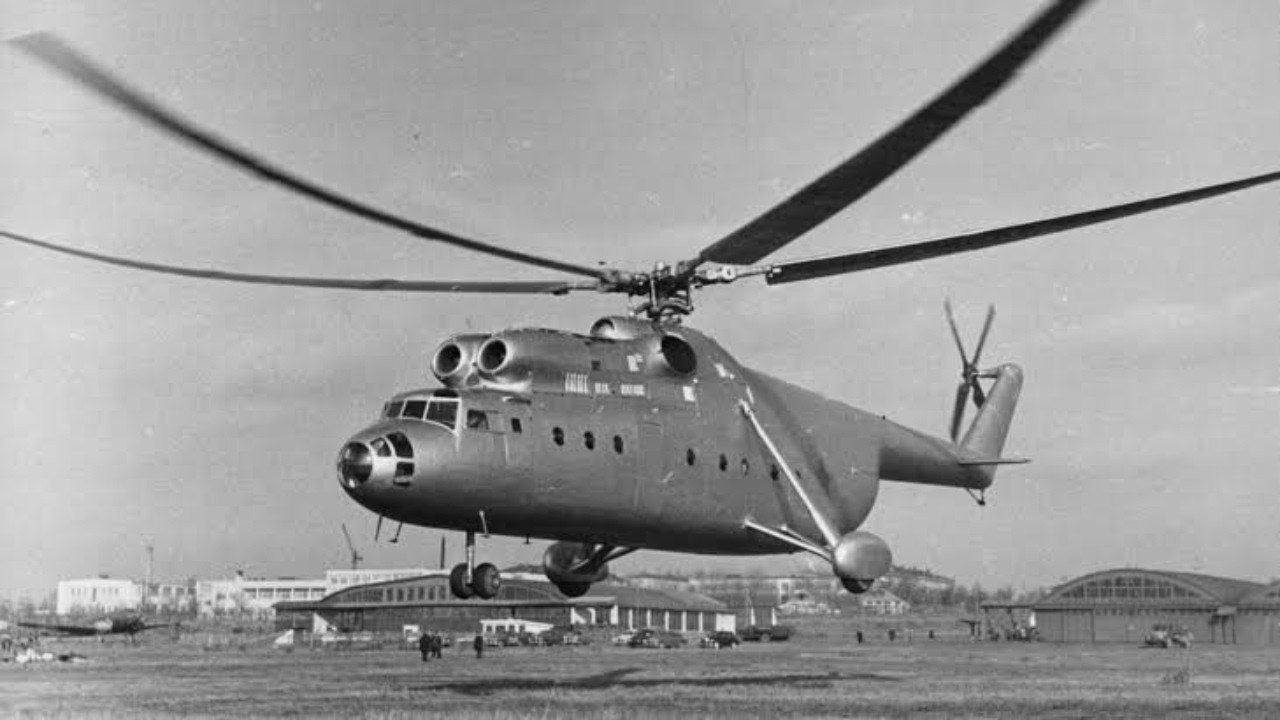 Mi-6 ATZ: gigant, kt&oacute;ry tankował całą armię z powietrza