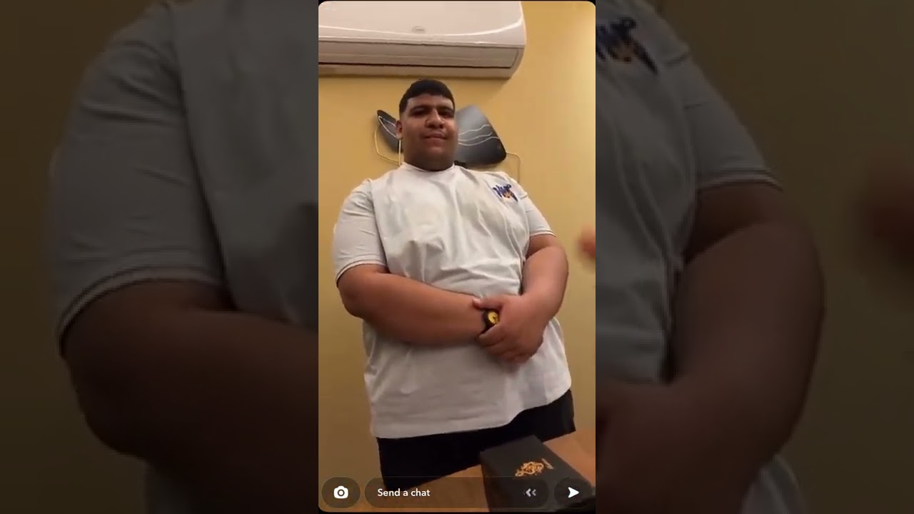 أول مرة يشوف مدير مخروش 😂😂