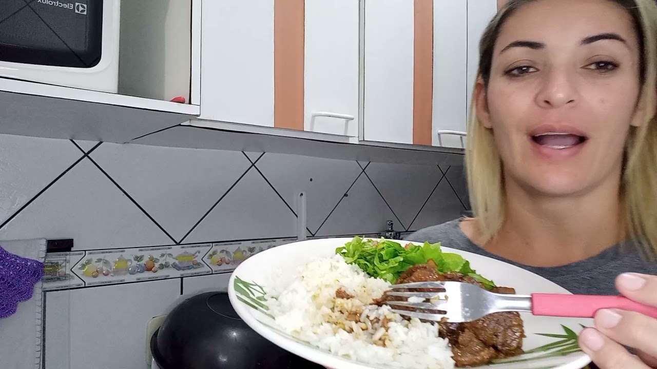 O cachorro de coleira/ou nossa janta caseira de sexta-feira?