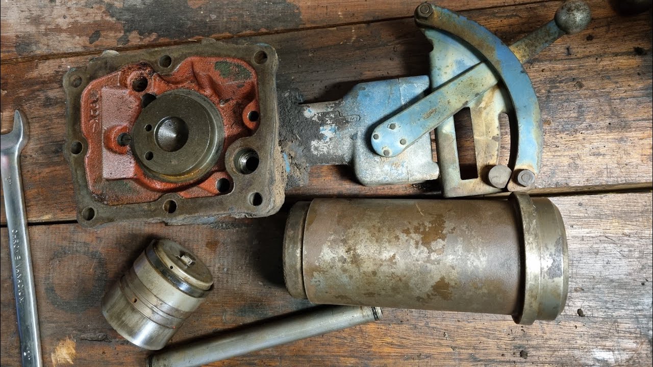 Fordson Major 3PL - Arms Dropping when in the Raised Position