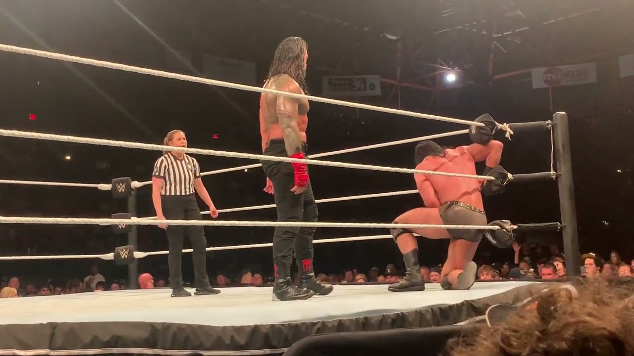 Roman Reigns vs Drew McIntyre live event