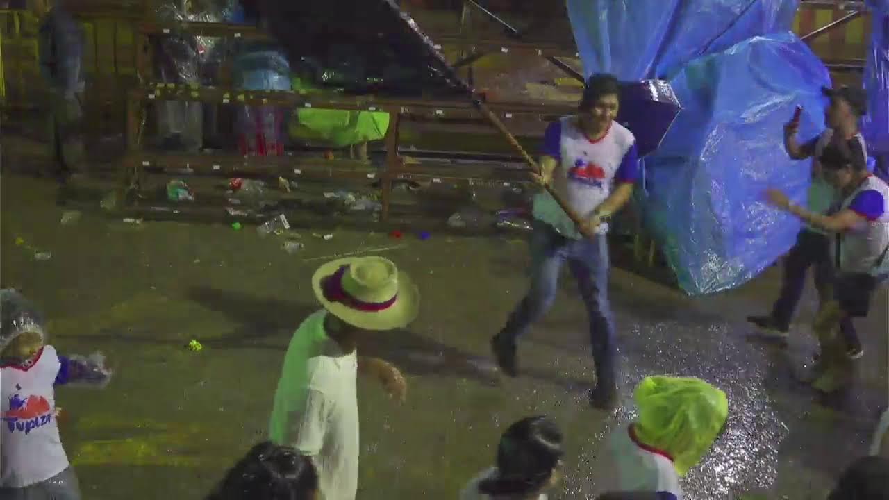 Transmisión en vivo de F - 13 Televisión