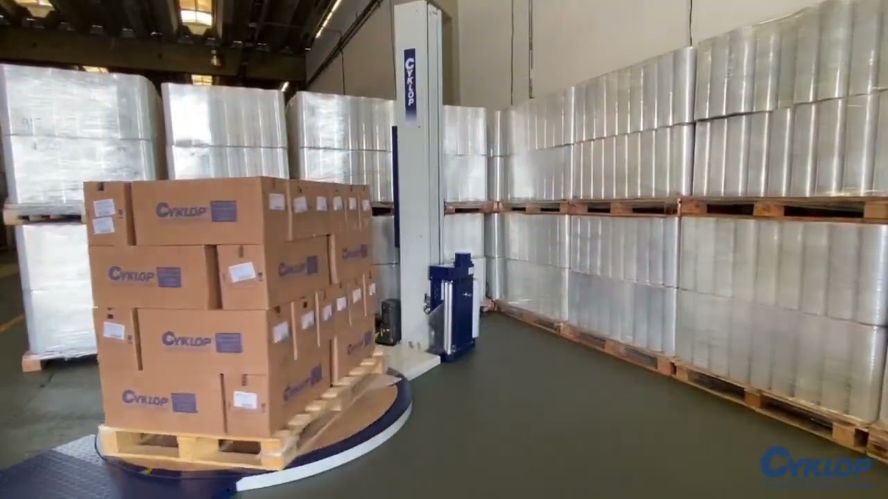 CST 204 Envolvedora semi-automática Cyklop