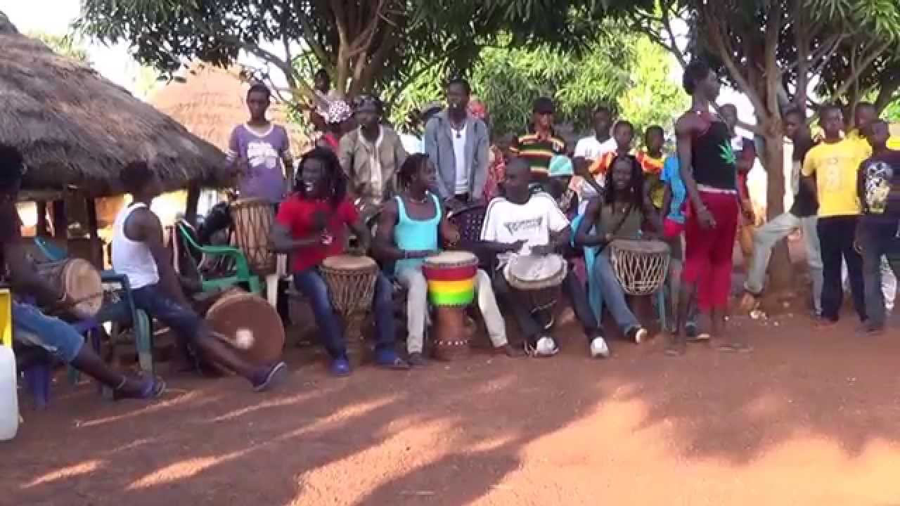Faranah, Konkoba: le rythme des cultivateurs!!!