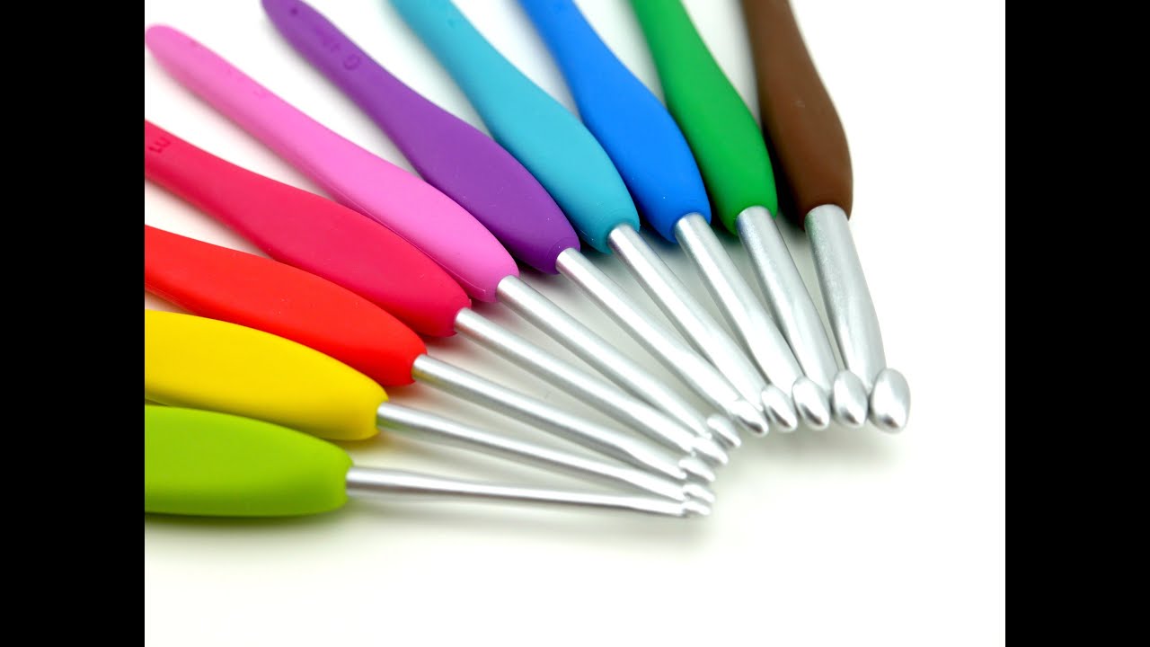 Clover Amour Crochet Hooks Review