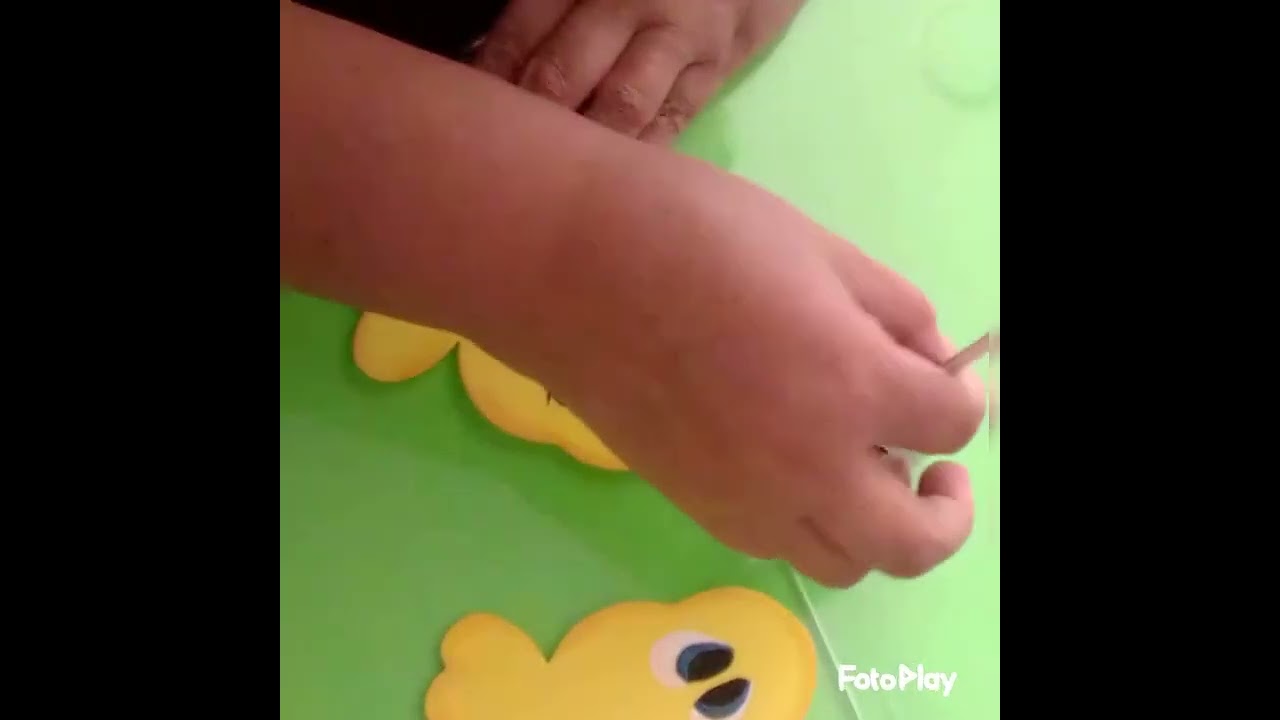 gallinitas fosforeras en foami.