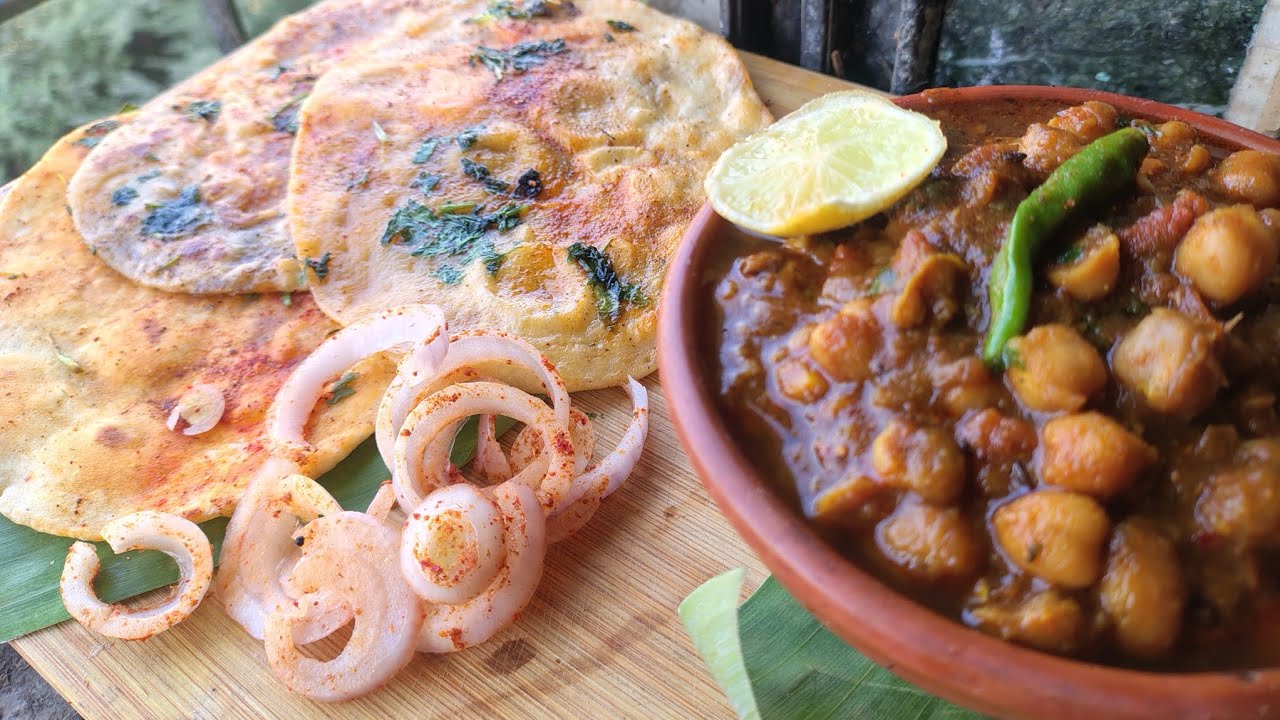 Street Style Chhole Kulche 😍 | Soft Kulche + Spicy Chhole | Easy & Tasty Recipe | #viralvide