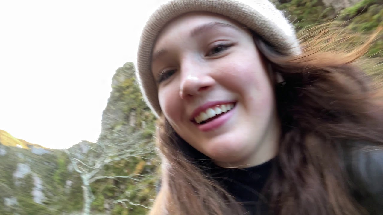 Loch na Gainmhich Waterfall walk   4K