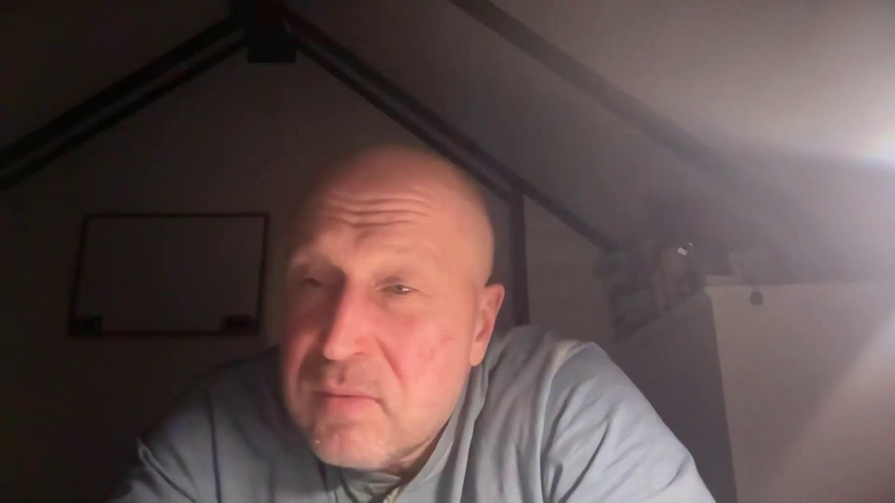 Когда смысла больше нет — остаётся самоуважение. И это сильнее любой мотивации.