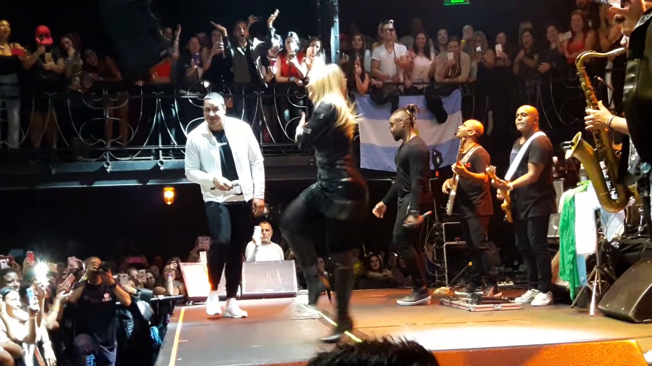 BAILA CARLA PEREZ-HARMONIA DO SAMBA EN ARGENTINA