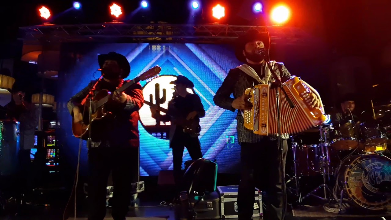 POPURRI DE CUMBIAS-Salomon R