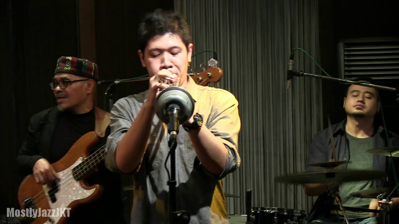 Glenn Fredly - Mungkinkah @ Mostly Jazz 29/06/2012 [HD]