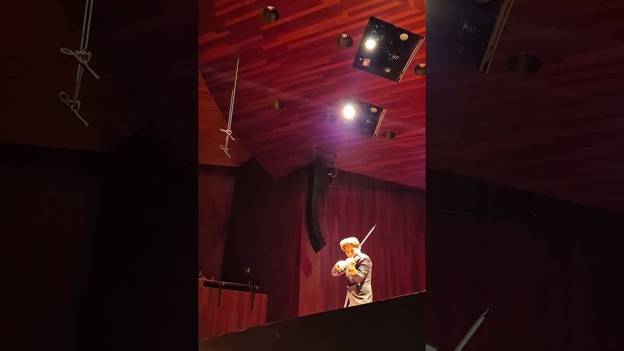 Augustin Hadelich, Chaconne Partita n°2 - Bach. Teatro L'Auditori - Barcelona.