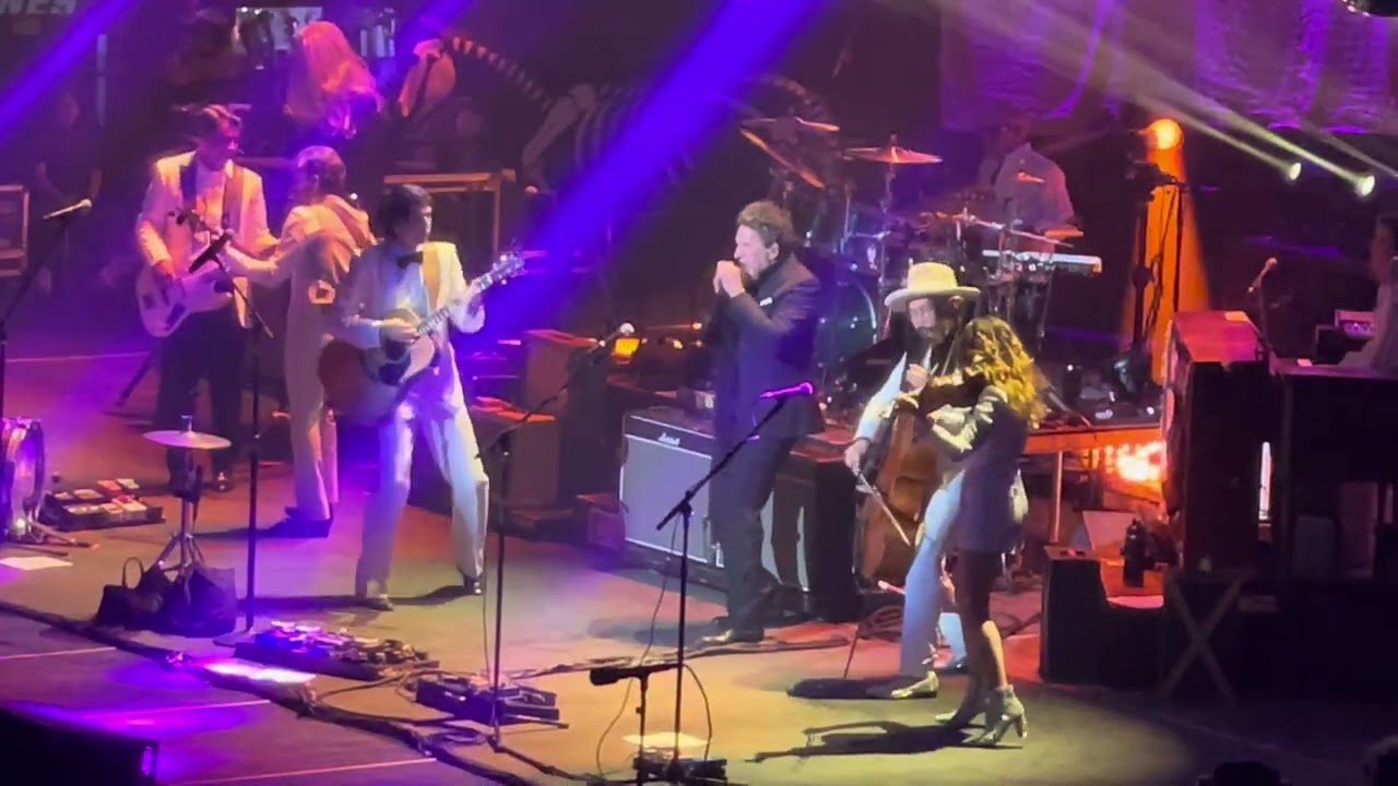 Avett Brothers - Bloody Mary Morning (Willie Nelson) with Old Joe Clark (traditional) interlude