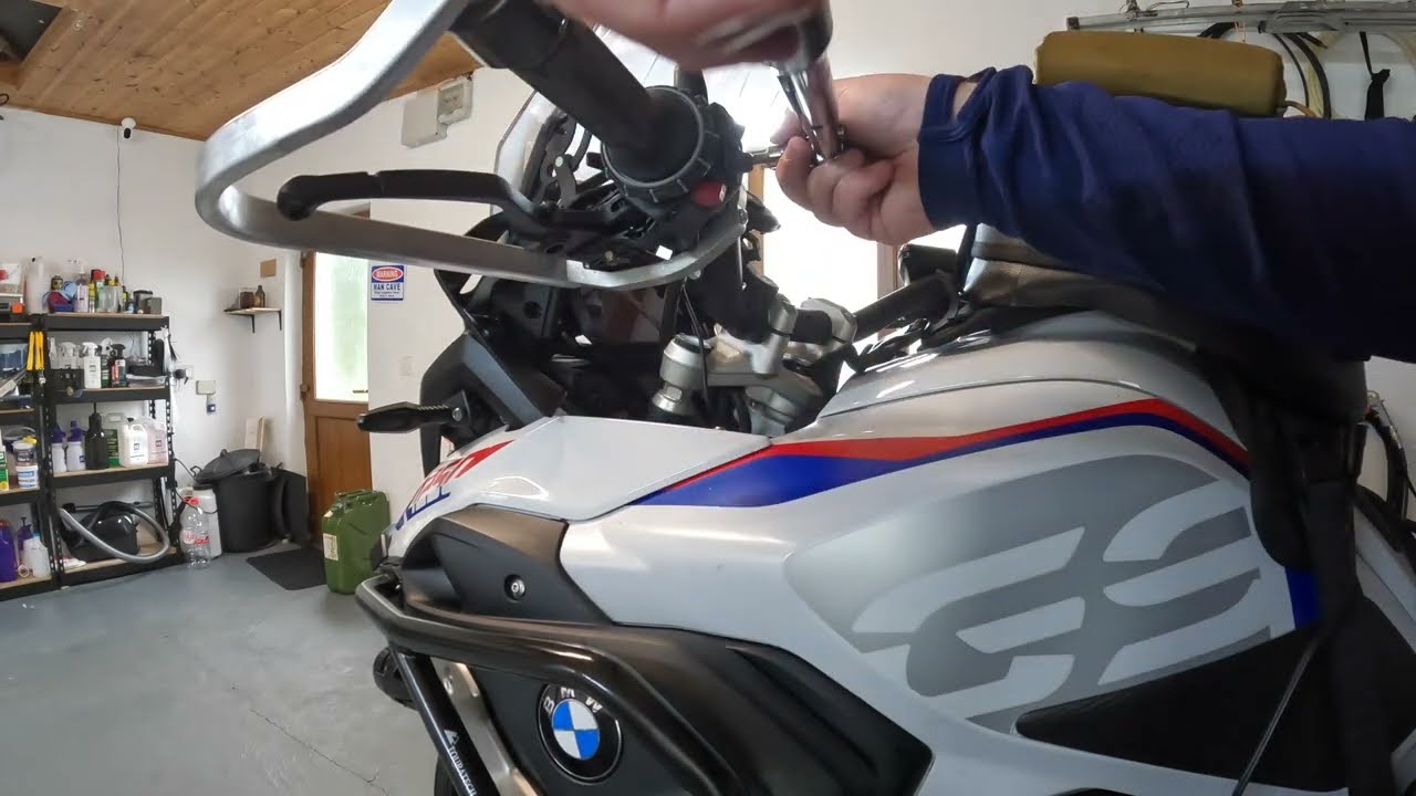 BMW 1250 GS - Bark Buster Install