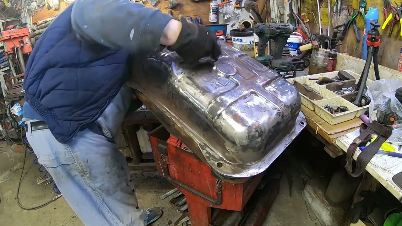 Suzuki Samurái reparación deposito de gasolina parte 1
