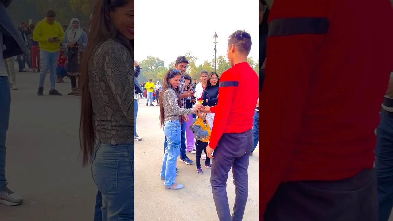 Girls Rose Prank Dekho😍&hearts;️ #youtube #viral #trending #public #reaction #shorts #stunts #flips #video