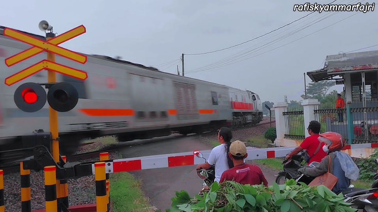 Palang Pintu Kereta Api | Level Crossing | Febuari2026 | Ka Jaka Tingkir & Ka Bbm Pertamina