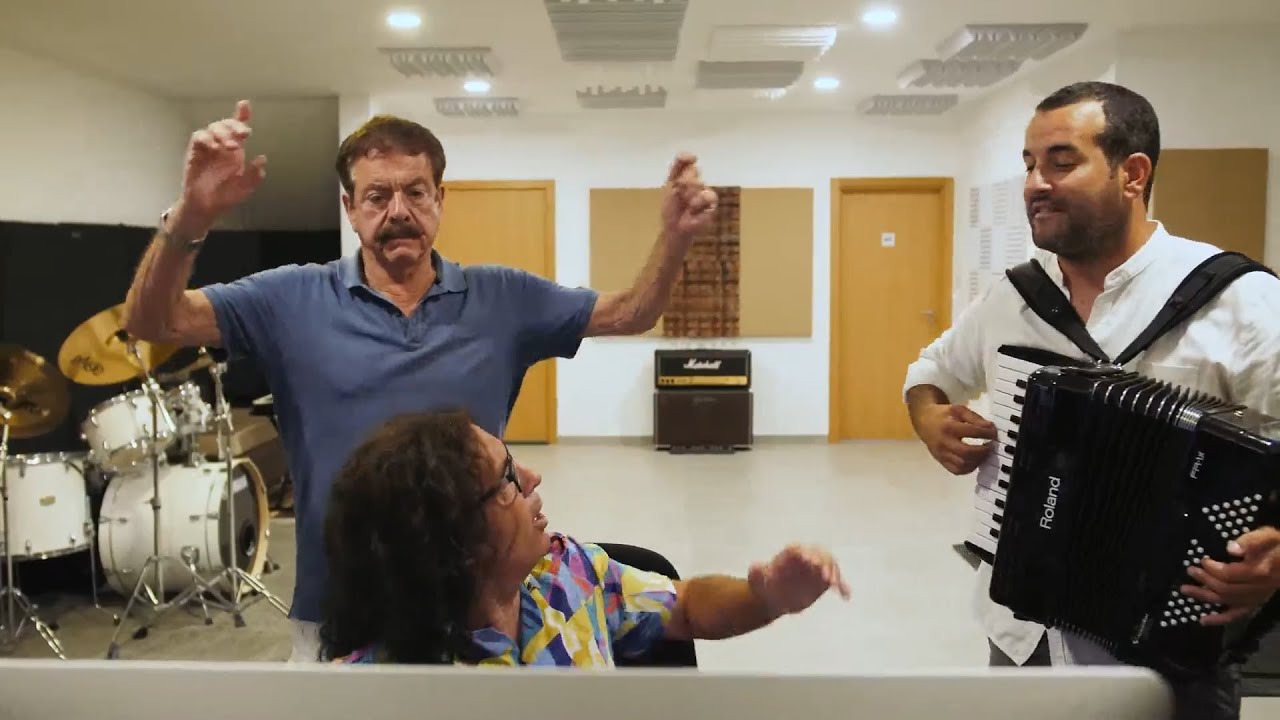 Tiago Silva com Quim Barreiros na cançao 