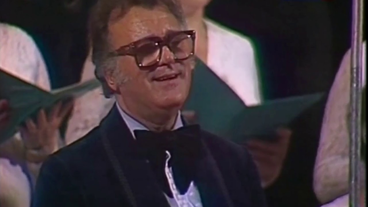 Nicolai GEDDA - Nothing but the steppe around. Russian folk song
