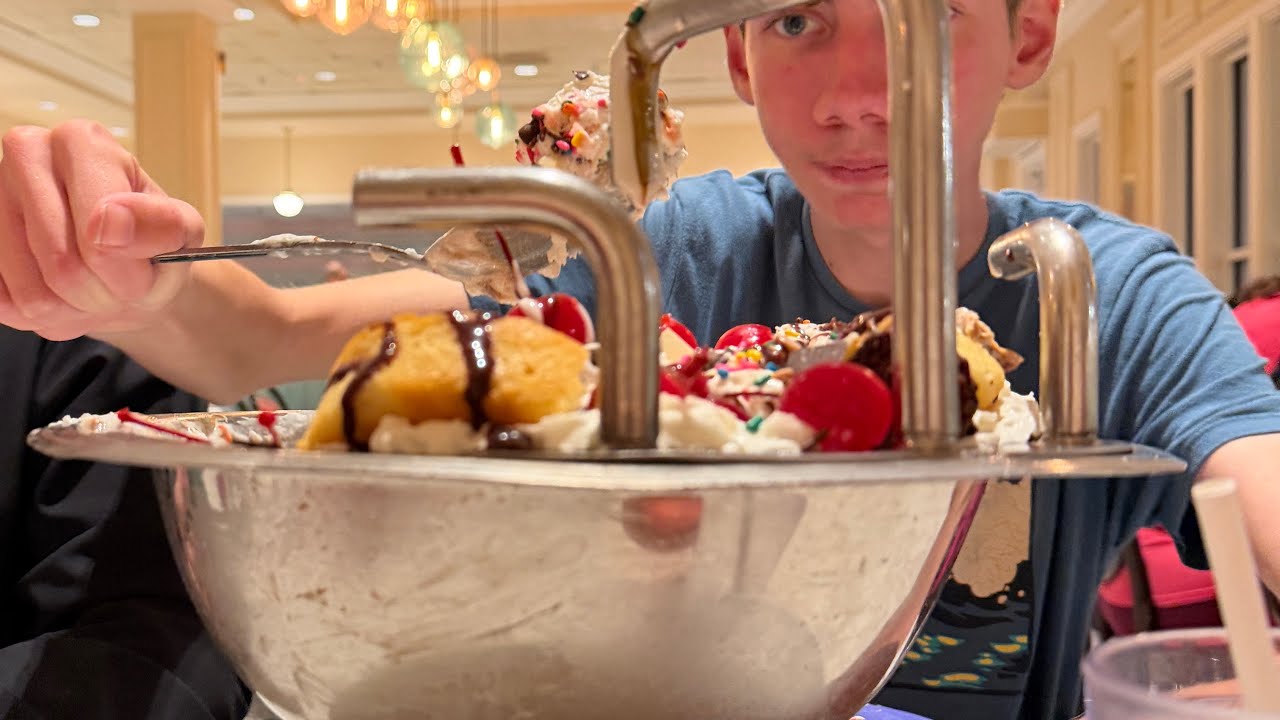 Disney After Dark Hits Different  | EPCOT Fireworks + Beaches & Cream | The Kitchen Sink