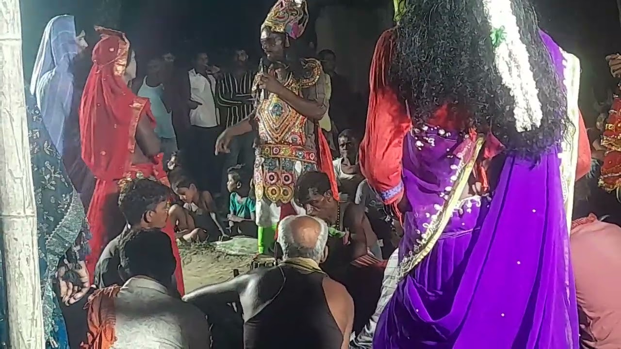 chando Saudagar Bali ko devpur jaane vaste biragi kar rahe hain Chandausi se bani Milan aur vidhayak
