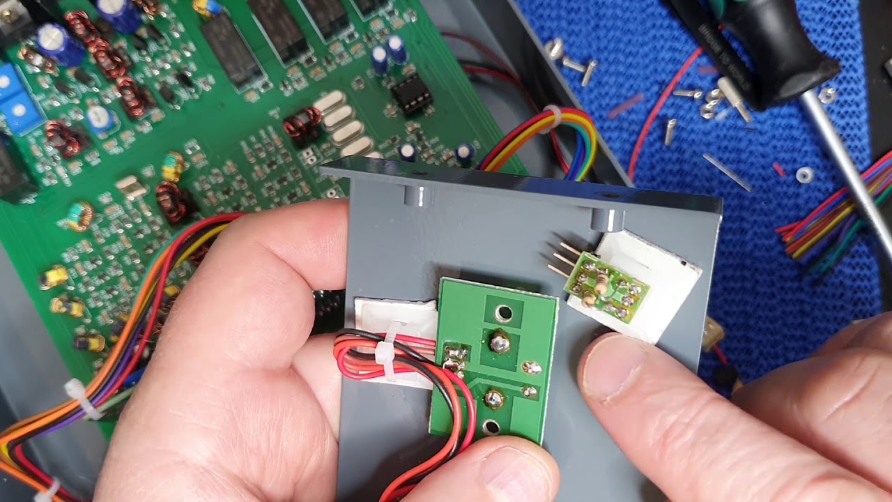 The uBitx CW mods and final assembly, tests and RX and TX light.