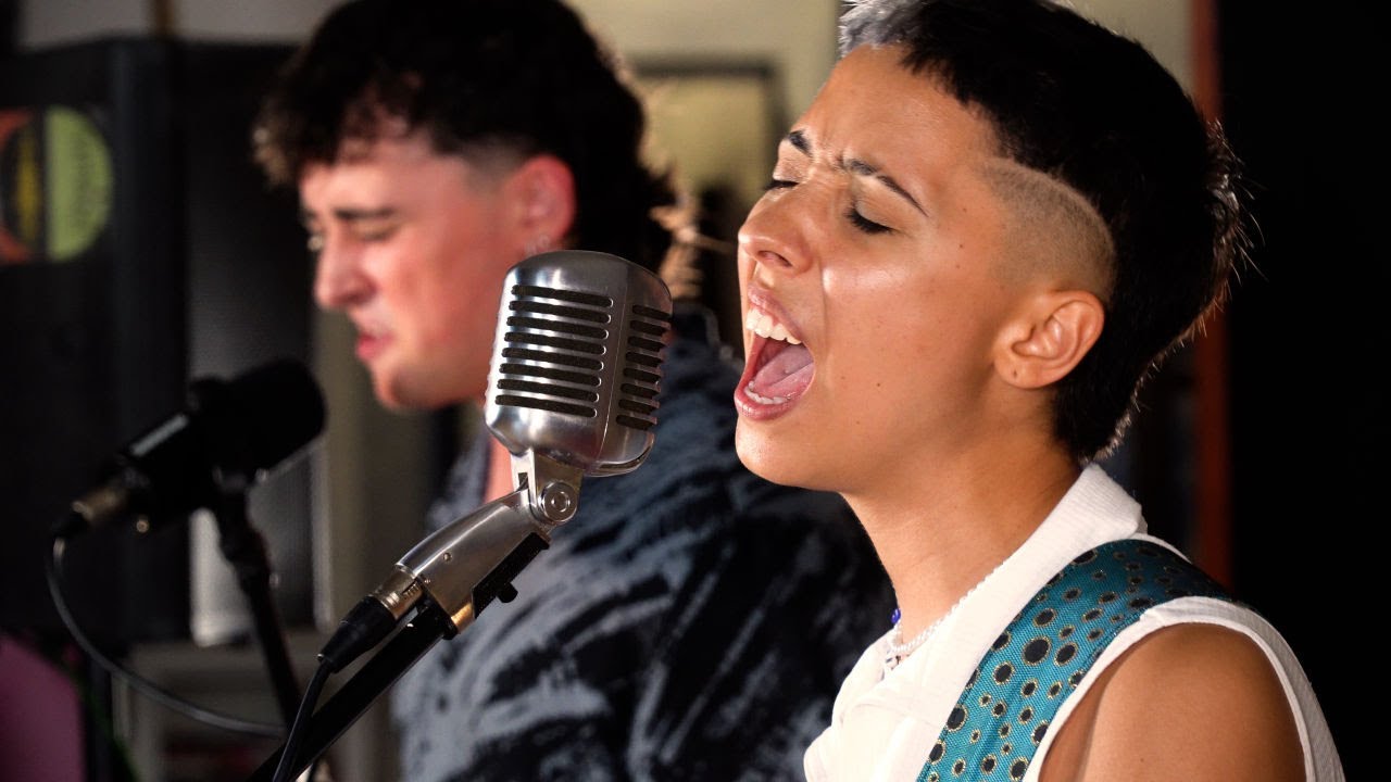 Yo Estoy Bien el mundo esta Mal - MalaGala | Live Session