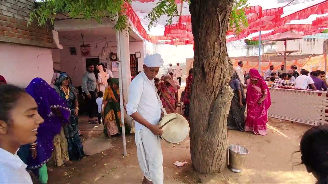બનાસકાંઠા ના દેશી ઢોલ ના તાલે 👍😍દેશી લગન ગીતો # deshi village life