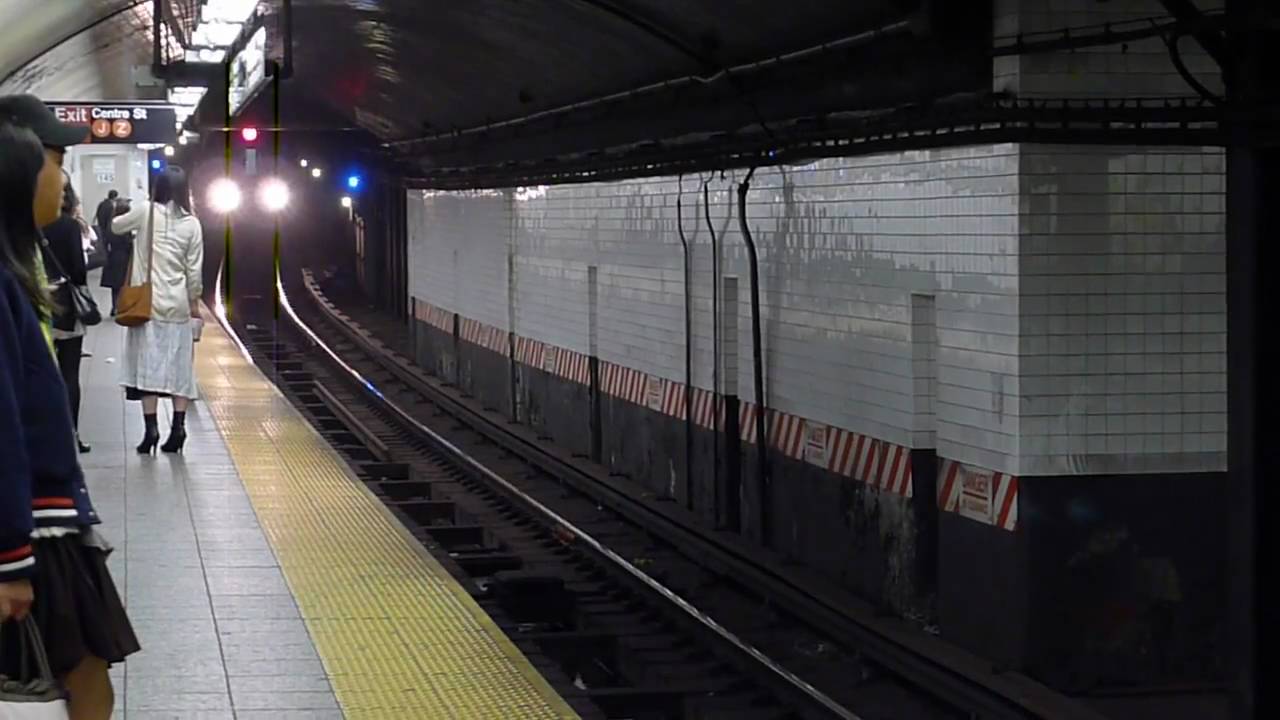 ニューヨーク地下鉄　Canal St.駅到着