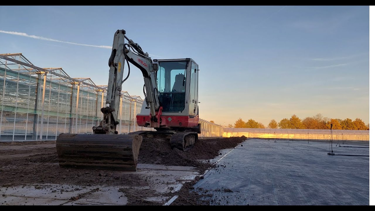 vlakken langs de kas (takeuchi tb 228)