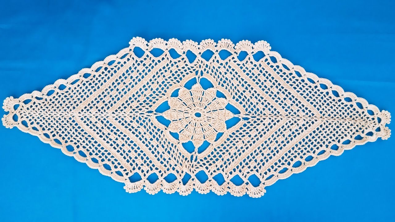 #مفرش كروشيه# طويل سهل بوردة في الوسط/  doily crochet