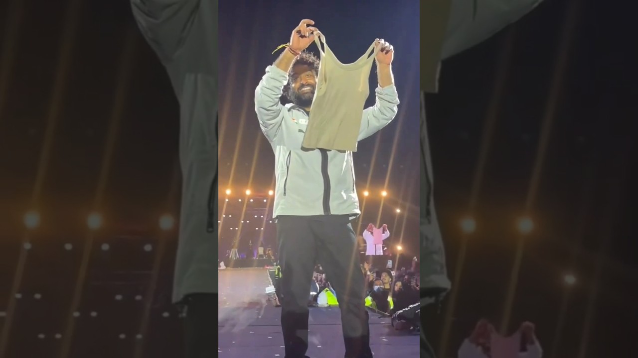 Arijit Singh's Nepal Concert Funny Moment😂😆