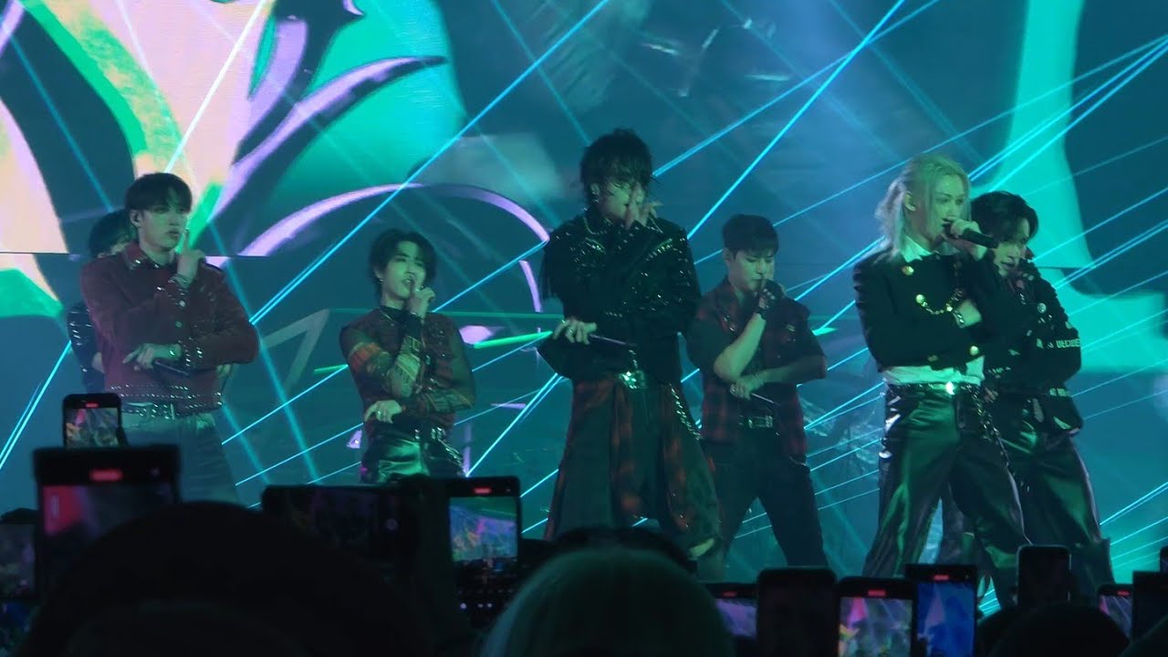 240824 Stray Kids dominATE Seoul - Comflex