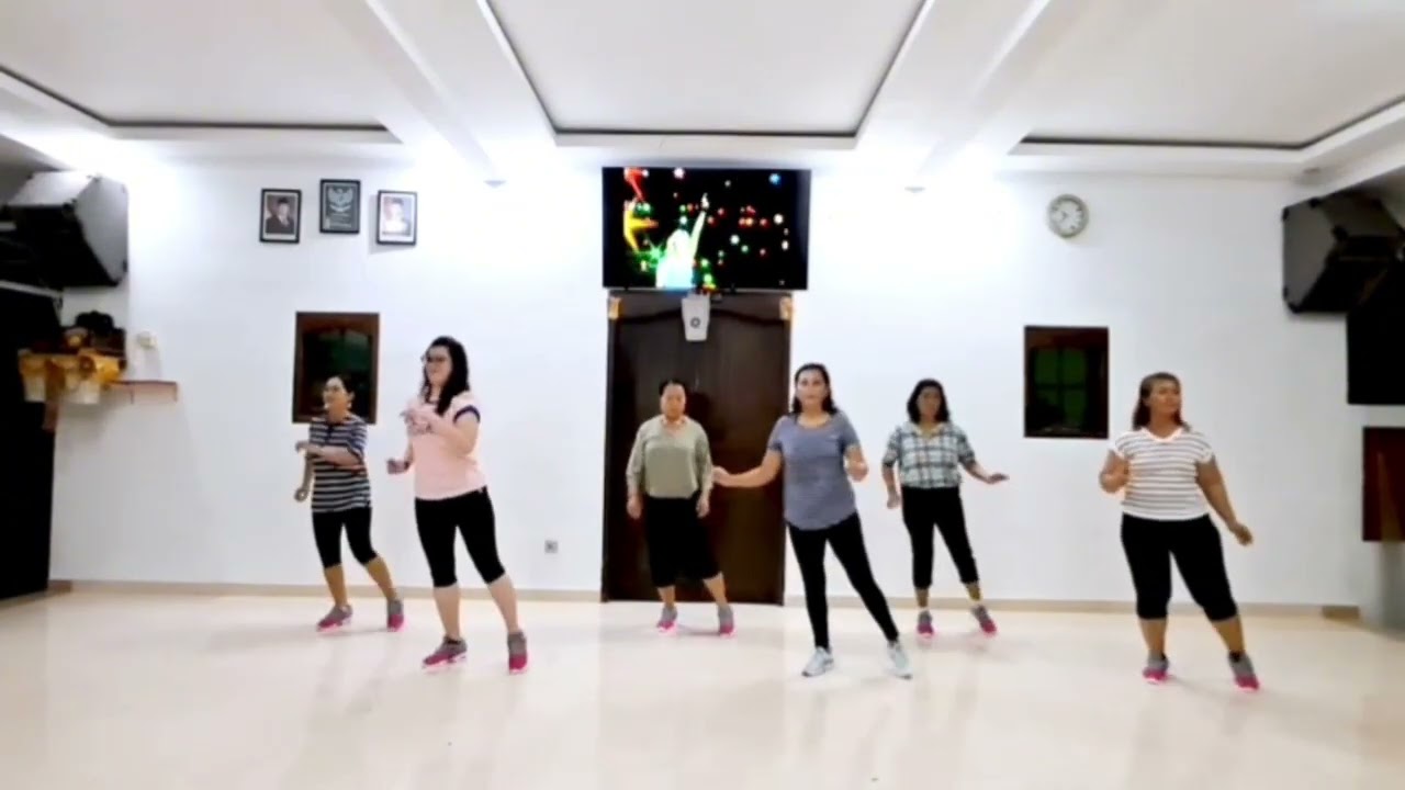 ABBA - Super Trouper  // Line Dance