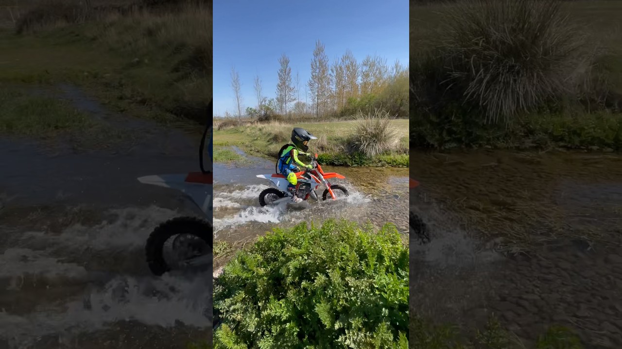 Pasando Río con la moto. 