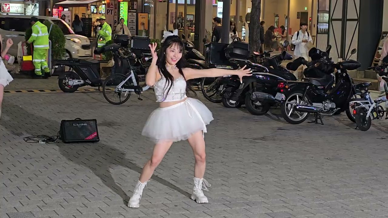웁스 신촌 버스킹