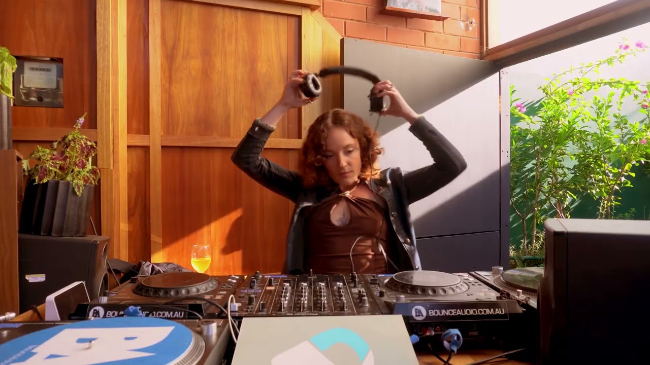 Ham | Deep Jazzy Footwork Mix In A Cafe | Espresso Sessions Ep48